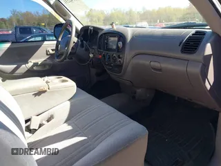 2000 Toyota Tundra SR5 with VIN 5TBBT4411YS065998, listed as a IAAI auction lot 42142231 with 171,340 mi miles and . Bid and sale history available at DreamBid. Image 5.
