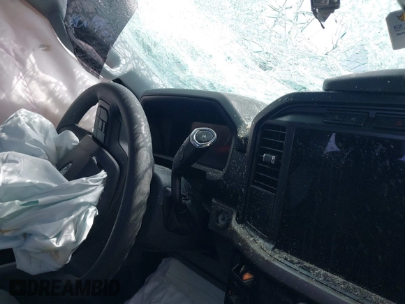 2024 Ford F-150 XL z VIN 1FTMF1KP0RKD49211, wystawiony jako IAAI lot #42163697 z przebiegiem Nie podano mil oraz . Historia ofert i sprzedaży dostępna na DreamBid. Obrazek 14.