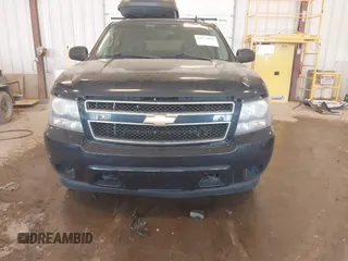 2008 Chevrolet Suburban 3LT z VIN 1GNFK16328J211810, wystawiony jako IAAI lot #42379897 z przebiegiem 191 730 mil mil oraz . Historia ofert i sprzedaży dostępna na DreamBid. Obrazek 6.