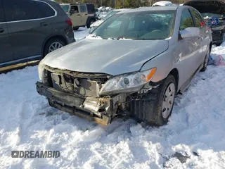 2007 Toyota Camry CE z VIN 4T1BE46K97U048329, wystawiony jako IAAI lot #41548552 z przebiegiem 126 825 mil mil oraz . Historia ofert i sprzedaży dostępna na DreamBid. Obrazek 6.