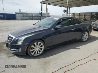 2015 Cadillac ATS z VIN 1G6AC1RX0F0124346, wystawiony jako Copart lot #53733465 z przebiegiem 108 048 mil mil oraz Czysty tytuł • Clean title. Historia ofert i sprzedaży dostępna na DreamBid. Obrazek 1.