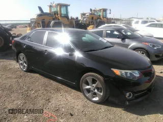 2014 Toyota Camry L with VIN 4T1BF1FKXEU397458, listed as a IAAI auction lot 41852126 with 122,075 mi miles. Bid and sale history available at carsss.com. Image 1.