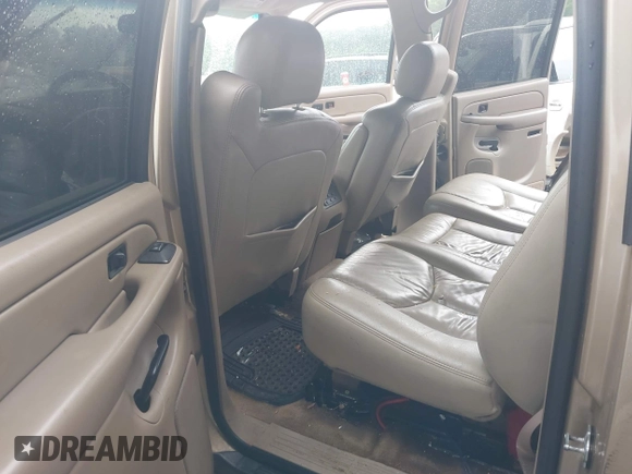 2005 Chevrolet Suburban LT with VIN 1GNFK16Z35J213484, listed as a IAAI auction lot 42251630 with 384,604 mi miles and . Bid and sale history available at DreamBid. Image 8.
