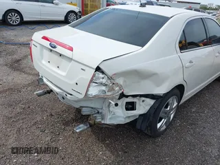2011 Ford Fusion SE with VIN 3FAHP0HG3BR140455, listed as a IAAI auction lot 42020910 with 90,916 mi miles. Bid and sale history available at carsss.com. Image 6.