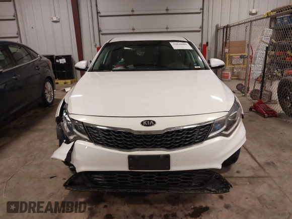 2019 Kia Optima LX with VIN 5XXGT4L38KG369502, listed as a IAAI auction lot 39820086 with 117,802 mi miles. Bid and sale history available at carsss.com. Image 13.