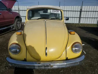 1971 Volkswagen Beetle with VIN 1512437629, listed as a Copart auction lot 42044394 with 4,786 mi miles and Salvage Title. Bid and sale history available at DreamBid. Image 5.