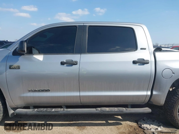 2016 Toyota Tundra 4WD Truck SR5 with VIN 5TFDW5F11GX559846, listed as a IAAI auction lot 41493209 with 258,296 mi miles. Bid and sale history available at carsss.com. Image 14.
