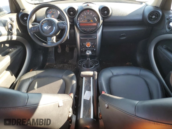 2016 MINI Countryman with VIN WMWZB3C58GWM33239, listed as a Copart auction lot 89364605 with 152,358 mi miles and Salvage title. Bid and sale history available at DreamBid. Image 8.