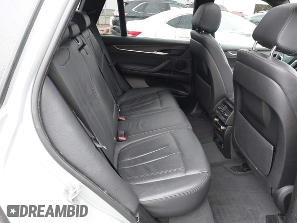 2017 BMW X5 xDrive35i z VIN 5UXKR0C34H0V83929, wystawiony jako IAAI lot #42204786 z przebiegiem 67 203 mil mil oraz . Historia ofert i sprzedaży dostępna na DreamBid. Obrazek 8.