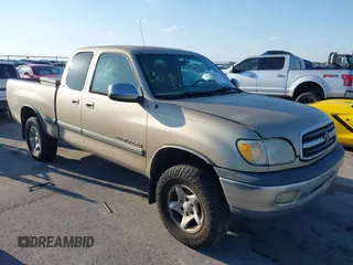 2001 Toyota Tundra SR5 with VIN 5TBRT34151S139437, listed as a IAAI auction lot 41501675 with 281,159 mi miles. Bid and sale history available at carsss.com. Image 1.