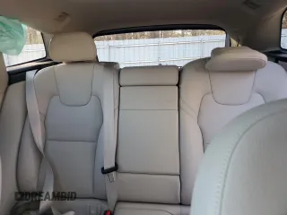 2021 Volvo XC60 Momentum z VIN YV4102DK0M1841812, wystawiony jako Copart lot #42365255 z przebiegiem 26 441 mil mil oraz Szkoda całkowita • Salvage title. Historia ofert i sprzedaży dostępna na DreamBid. Obrazek 10.