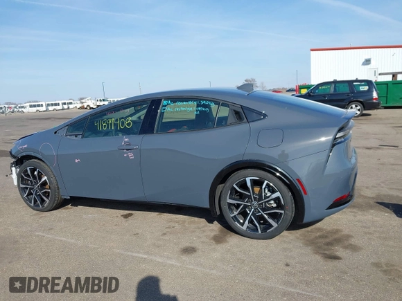 2024 Toyota Prius SE z VIN JTDACACU9R3022803, wystawiony jako IAAI lot #41899408 z przebiegiem 4 374 mil mil oraz . Historia ofert i sprzedaży dostępna na DreamBid. Obrazek 15.