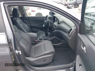 2021 Hyundai Tucson SEL z VIN KM8J33AL2MU325832, wystawiony jako IAAI lot #42153724 z przebiegiem 73 799 mil mil oraz . Historia ofert i sprzedaży dostępna na DreamBid. Obrazek 5.