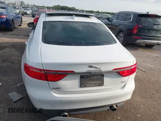 2017 Jaguar XF 35t Prestige with VIN SAJBE4BV8HCY31963, listed as a IAAI auction lot 41910705 with 1 mi miles. Bid and sale history available at carsss.com. Image 16.
