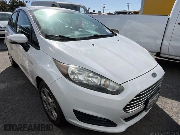 2015 Ford Fiesta SE z VIN 3FADP4EJ0FM222345, wystawiony jako IAAI lot #41978750 z przebiegiem 175 258 mil mil oraz . Historia ofert i sprzedaży dostępna na DreamBid. Obrazek 1.