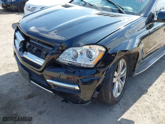 2012 Mercedes-Benz GL-Class GL 450 with VIN 4JGBF7BE8CA772992, listed as a IAAI auction lot 41532020 with 123,904 mi miles. Bid and sale history available at carsss.com. Image 6.