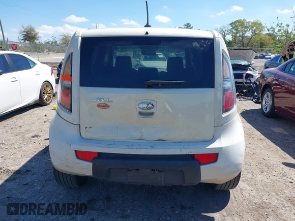 2010 Kia Soul + with VIN KNDJT2A24A7044597, listed as a IAAI auction lot 41798936 with 152,707 mi miles. Bid and sale history available at carsss.com. Image 17.