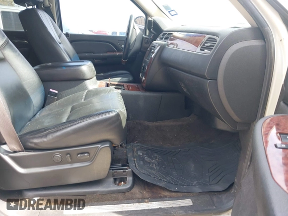 2008 Chevrolet Tahoe LTZ with VIN 1GNFK13078R190092, listed as a IAAI auction lot 41690795 with 147,041 mi miles and . Bid and sale history available at DreamBid. Image 5.