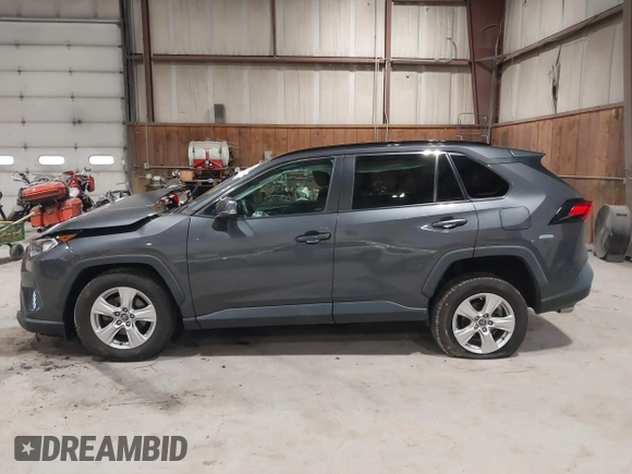 2020 Toyota RAV4 XLE with VIN 2T3P1RFV7LW110207, listed as a IAAI auction lot 41715101 with 57,520 mi miles. Bid and sale history available at carsss.com. Image 14.