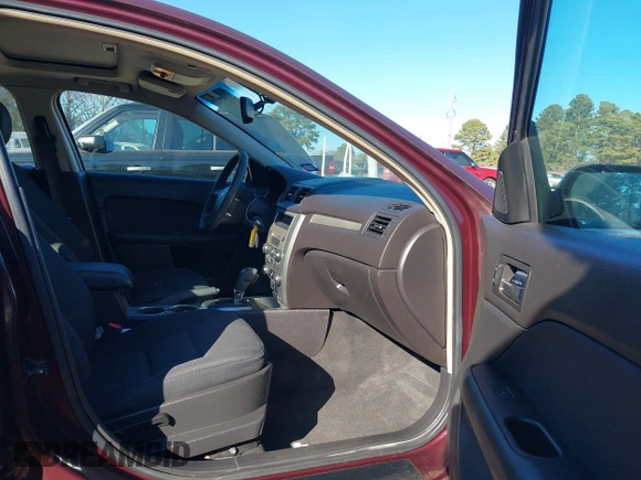 2011 Ford Fusion SE with VIN 3FAHP0HA2BR277480, listed as a IAAI auction lot 41357377 with 144,561 mi miles. Bid and sale history available at carsss.com. Image 5.