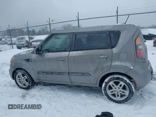 2010 Kia Soul + with VIN KNDJT2A23A7042047, listed as a IAAI auction lot 41578149 with 39,485 mi miles. Bid and sale history available at carsss.com. Image 14.