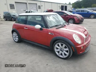 2006 MINI Hardtop S z VIN WMWRE33586TJ35233, wystawiony jako Copart lot #55118115 z przebiegiem 126 066 mil mil oraz Szkoda całkowita • Salvage title. Historia ofert i sprzedaży dostępna na DreamBid. Obrazek 4.