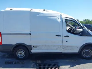 2017 Ford Transit Cargo z VIN 1FTYE1CM2HKB56212, wystawiony jako IAAI lot #42102063 z przebiegiem 174 769 mil mil oraz . Historia ofert i sprzedaży dostępna na DreamBid. Obrazek 6.