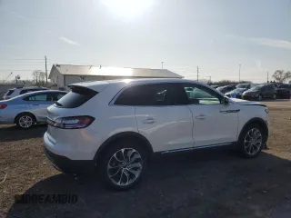 2021 Lincoln Nautilus Reserve z VIN 2LMPJ6K9XMBL18657, wystawiony jako Copart lot #51324615 z przebiegiem 47 357 mil mil oraz Szkoda całkowita • Salvage title. Historia ofert i sprzedaży dostępna na DreamBid. Obrazek 3.
