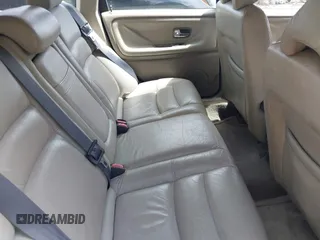 2000 Volvo V70 with VIN YV1LW61J7Y2650265, listed as a IAAI auction lot 42618821 with 234,931 mi miles and . Bid and sale history available at DreamBid. Image 8.