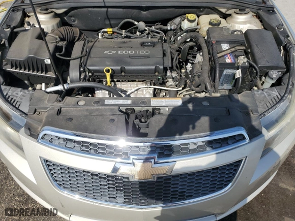 2014 Chevrolet Cruze LS with VIN 1G1PA5SH3E7101939, listed as a Copart auction lot 52426935 with 88,004 mi miles and Salvage Title. Bid and sale history available at carsss.com. Image 11.