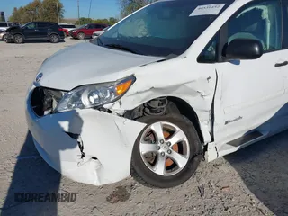 2012 Toyota Sienna with VIN 5TDZK3DC7CS270240, listed as a IAAI auction lot 40539452 with 92,738 mi miles. Bid and sale history available at carsss.com. Image 6.