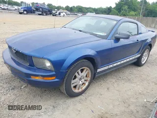 2007 Ford Mustang Deluxe z VIN 1ZVFT80N975270219, wystawiony jako IAAI lot #42364898 z przebiegiem 183 462 mil mil oraz . Historia ofert i sprzedaży dostępna na DreamBid. Obrazek 2.