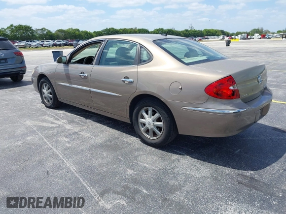 2007 Buick LaCrosse CXL with VIN 2G4WD582371198097, listed as a IAAI auction lot 42168438 with Not Provided miles. Bid and sale history available at carsss.com. Image 3.