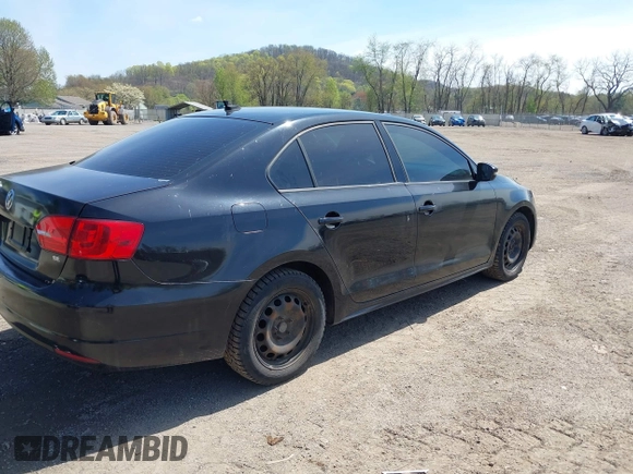 2014 Volkswagen Jetta Sedan SE w/Connectivity/Sunroof PZEV with VIN 3VWD17AJ0EM396110, listed as a IAAI auction lot 42089131 with 170,593 mi miles. Bid and sale history available at carsss.com. Image 4.
