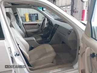 1998 Mercedes-Benz C 230/260/280/320 с VIN WDBHA23G4WA593965, выставлен на аукционе IAAI как лот 42104578 с пробегом 268 327 миль миль и . История ставок и продаж доступна на DreamBid. Изображение 5.