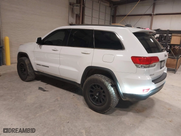 2018 Jeep Grand Cherokee Laredo E with VIN 1C4RJFAG0JC105804, listed as a IAAI auction lot 41587036 with 107,601 mi miles. Bid and sale history available at carsss.com. Image 3.