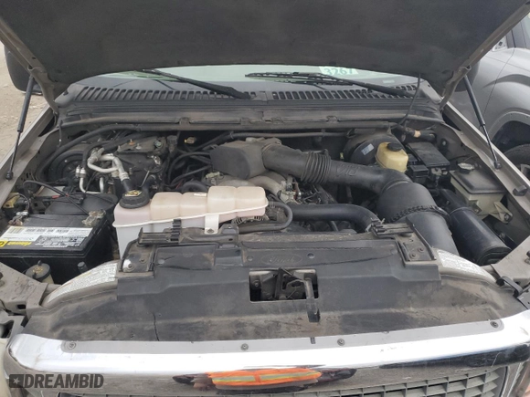 2000 Ford Excursion XLT with VIN 1FMNU41SXYEE14642, listed as a Copart auction lot 43333355 with NaN miles and Salvage Title. Bid and sale history available at carsss.com. Image 12.
