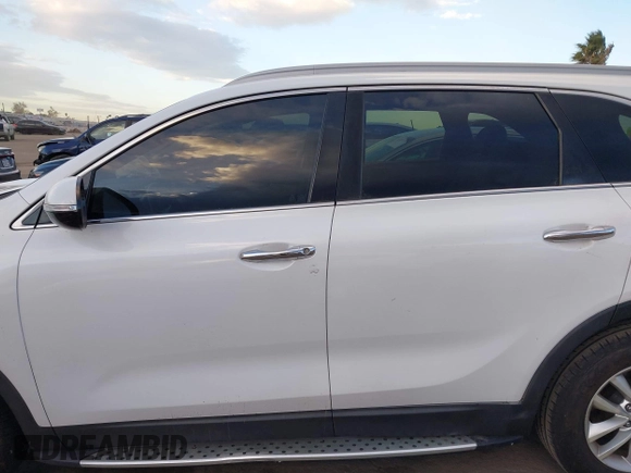 2016 Kia Sorento LX with VIN 5XYPG4A38GG075284, listed as a IAAI auction lot 41233974 with 126,044 mi miles. Bid and sale history available at carsss.com. Image 14.