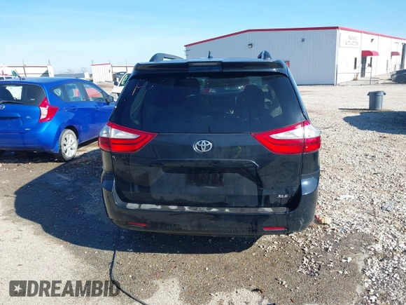 2019 Toyota Sienna XLE Auto Access Seat with VIN 5TDYZ3DC9KS995408, listed as a IAAI auction lot 41114546 with 98,280 mi miles. Bid and sale history available at carsss.com. Image 17.