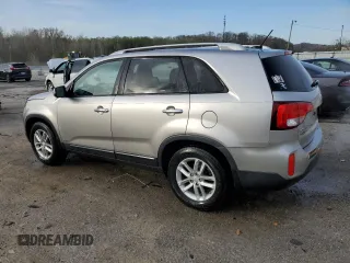 2015 Kia Sorento LX with VIN 5XYKTCA65FG551810, listed as a Copart auction lot 51372085 with 85,377 mi miles and Salvage Title. Bid and sale history available at DreamBid. Image 2.