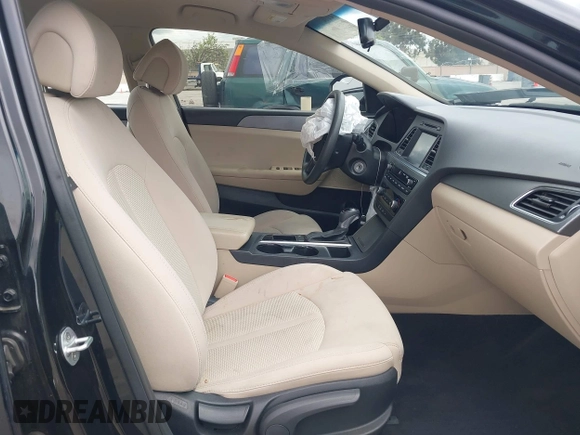 2016 Hyundai Sonata SE with VIN 5NPE24AFXGH401286, listed as a IAAI auction lot 41969686 with 134,592 mi miles and . Bid and sale history available at carsss.com. Image 5.
