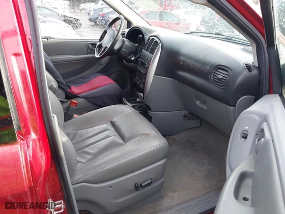 2007 Chrysler Town & Country LWB Touring with VIN 2A4GP54L67R258531, listed as a IAAI auction lot 41824807 with 203,487 mi miles. Bid and sale history available at carsss.com. Image 5.
