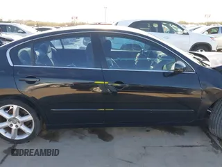 2010 Nissan Altima 2.5 S with VIN 1N4AL2AP5AN402870, listed as a IAAI auction lot 41409655 with 174,640 mi miles. Bid and sale history available at carsss.com. Image 12.