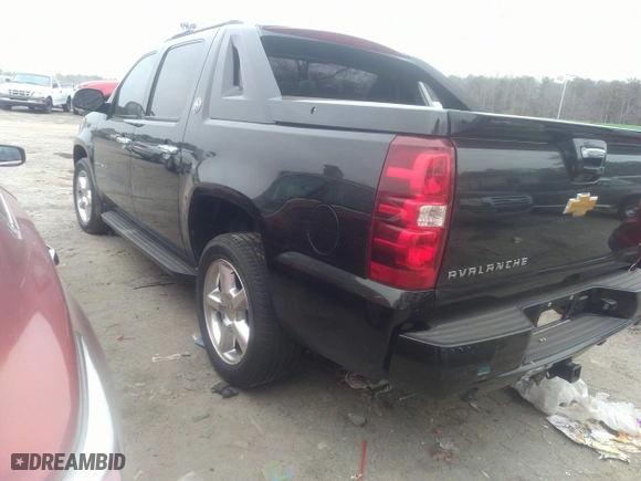 2013 Chevrolet Avalanche LS with VIN 3GNMCEE05DG364132, listed as a IAAI auction lot 41385609 with 144,007 mi miles. Bid and sale history available at carsss.com. Image 3.