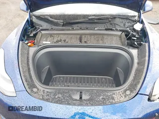 2023 Tesla Model Y Long Range z VIN 7SAYGDEE2PF694974, wystawiony jako IAAI lot #41814582 z przebiegiem 31 726 mil mil oraz . Historia ofert i sprzedaży dostępna na DreamBid. Obrazek 10.