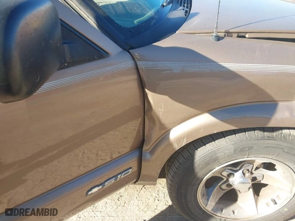 2003 Chevrolet S-10 LS with VIN 1GCCS19X138138729, listed as a IAAI auction lot 41683072 with 1 mi miles. Bid and sale history available at carsss.com. Image 6.