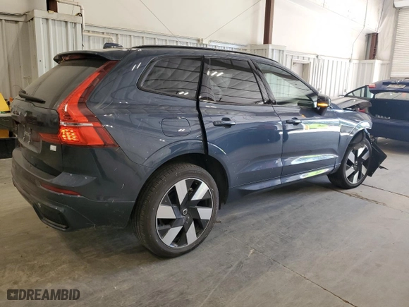 2024 Volvo XC60 Recharge Plug-In Hybrid Ultimate Dark Theme with VIN YV4H60DM6R1813569, listed as a Copart auction lot 68314074 with 8,841 mi miles and Salvage Title. Bid and sale history available at carsss.com. Image 3.