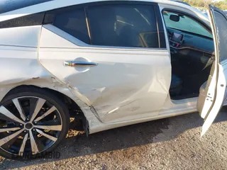 2019 Nissan Altima 2.5 Platinum with VIN 1N4BL4FV3KC116794, listed as a IAAI auction lot 41779270 with 89,086 mi miles. Bid and sale history available at carsss.com. Image 6.