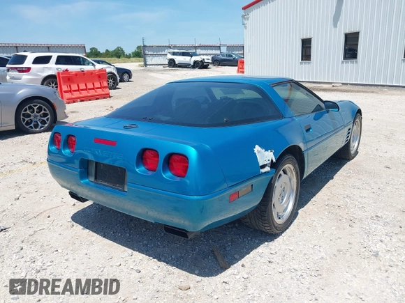 1992 Chevrolet Corvette z VIN 1G1YY23P6N5111770, wystawiony jako IAAI lot #42366542 z przebiegiem 39 505 mil mil oraz . Historia ofert i sprzedaży dostępna na DreamBid. Obrazek 4.
