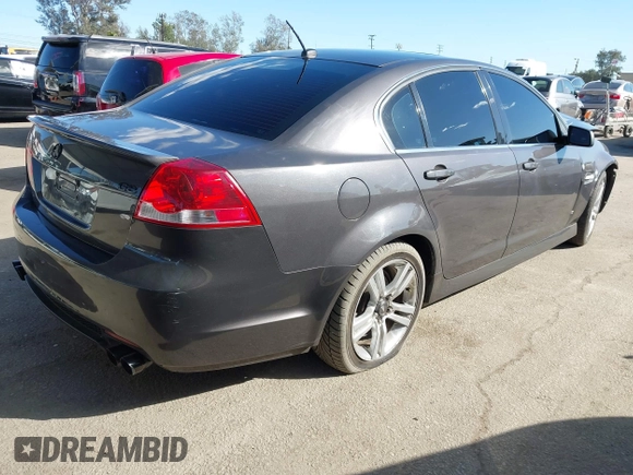 2008 Pontiac G8 z VIN 6G2ER57798L988697, wystawiony jako IAAI lot #41690384 z przebiegiem 166 798 mil mil oraz . Historia ofert i sprzedaży dostępna na DreamBid. Obrazek 4.